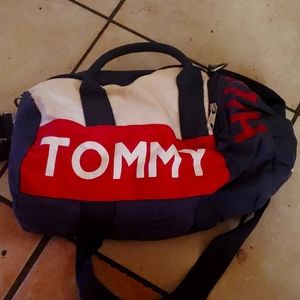 Tommy hilfiger duffle bag